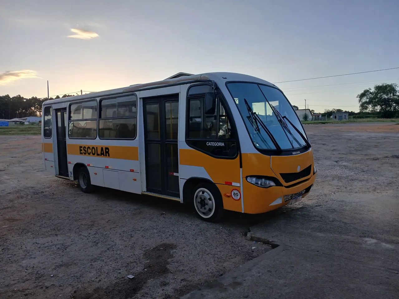  Novíssimo com 32 lugares  perfeito pra quem deseja trabalhar - Escolar ou fretamento.  - Foto 4