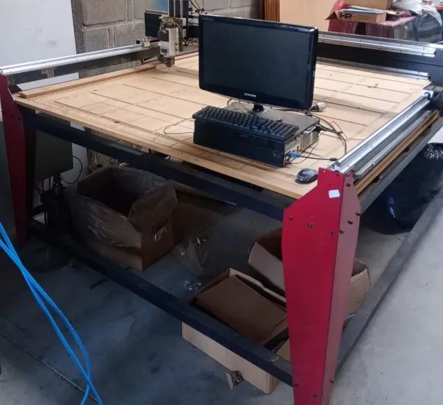 ROUTER CNC SEMINOVA 2000MM X 1500MM MOTOR SPINDLE 3CV
