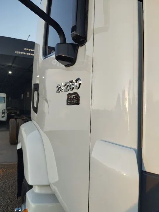 Volkswagen constellation 24.250  - Foto 5