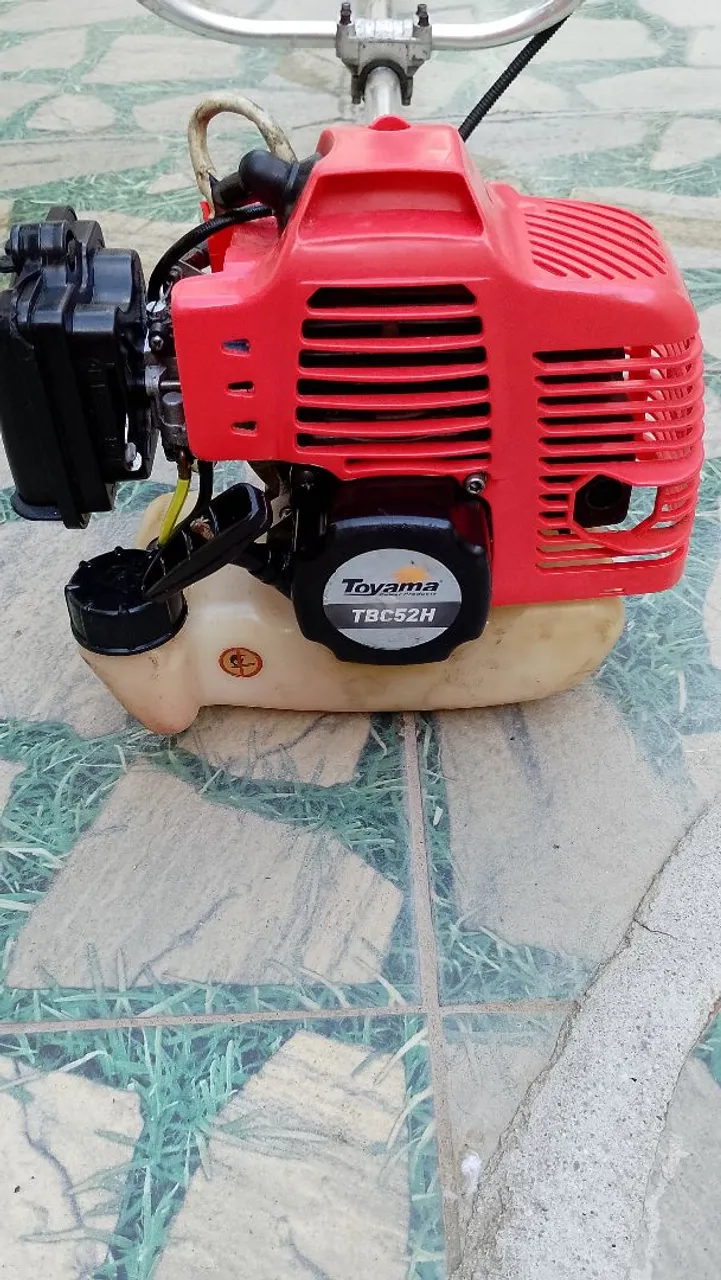 Roçadeira gasolina Toyama 52 cilindradas