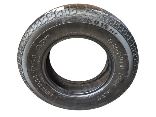 Pneu Pirelli P44 APT 205/75r15 Usado - Peças para carros, vans e