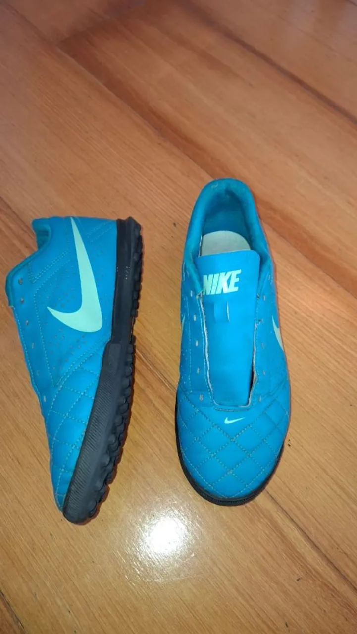 Chuteira Nike Azul