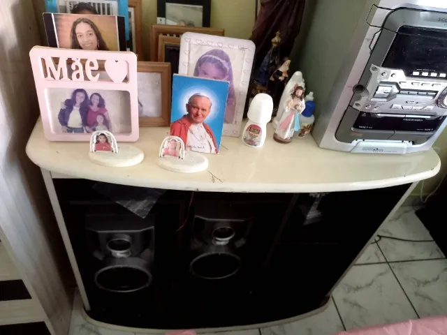 Rack para quarto conservado