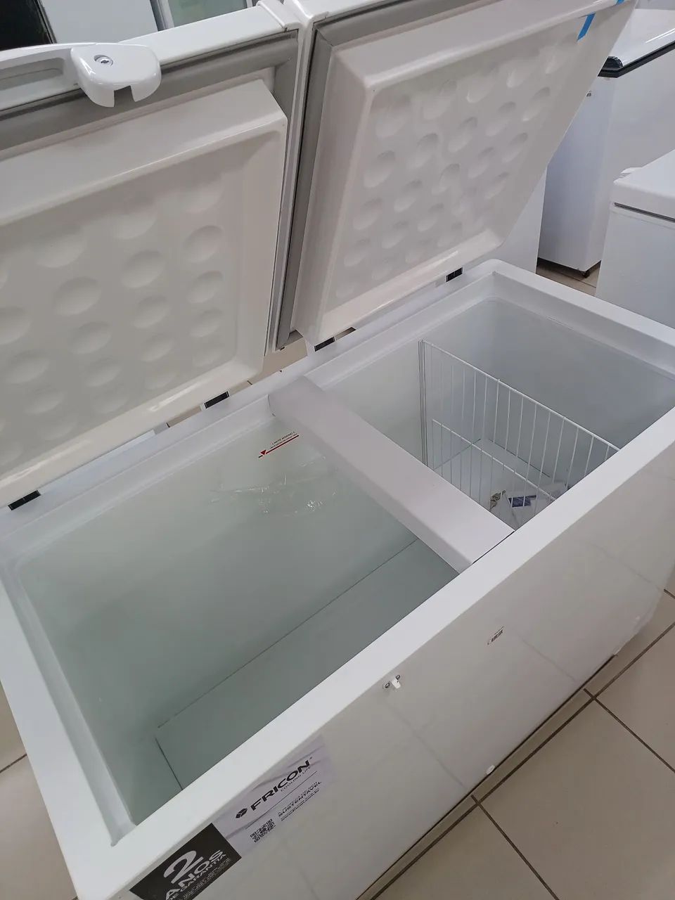 Freezer Horizontal 411 Litros FRICON 2 portas - Foto 2