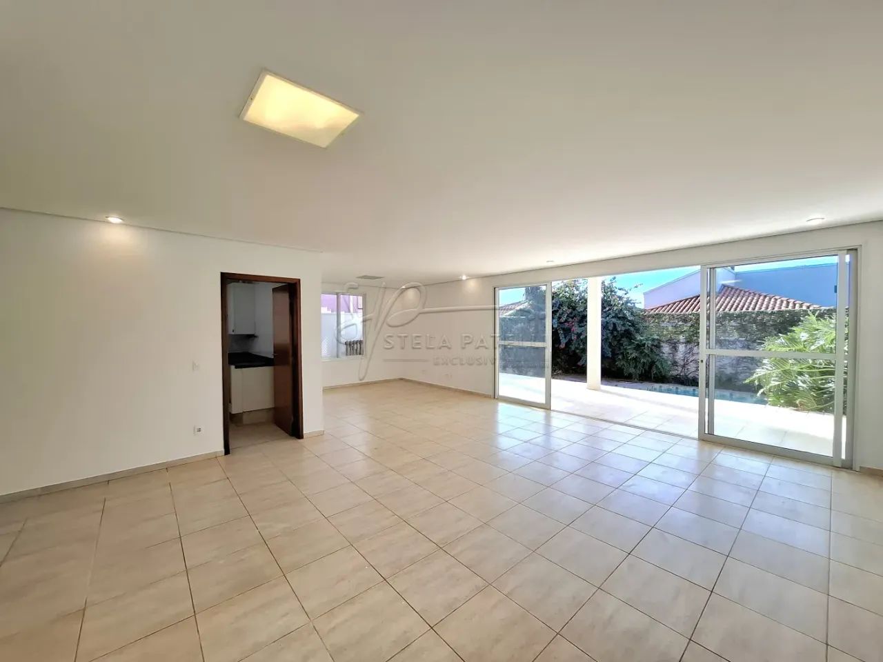 Casa sobrado de 218m² com 03 suítes para locação em condominio - Bonfim Paulista