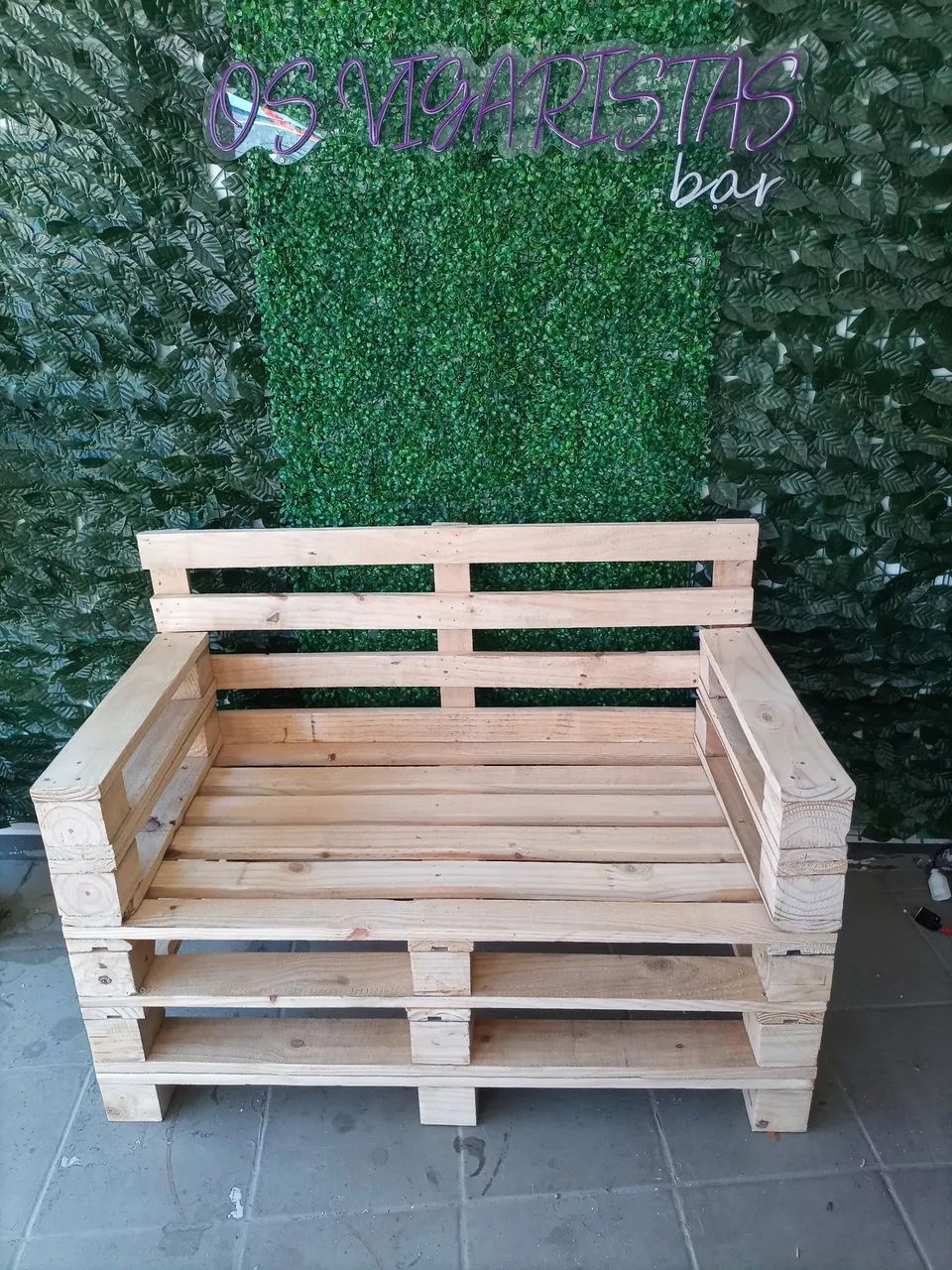 Sofá de Pallet rústico com braços  - Foto 2