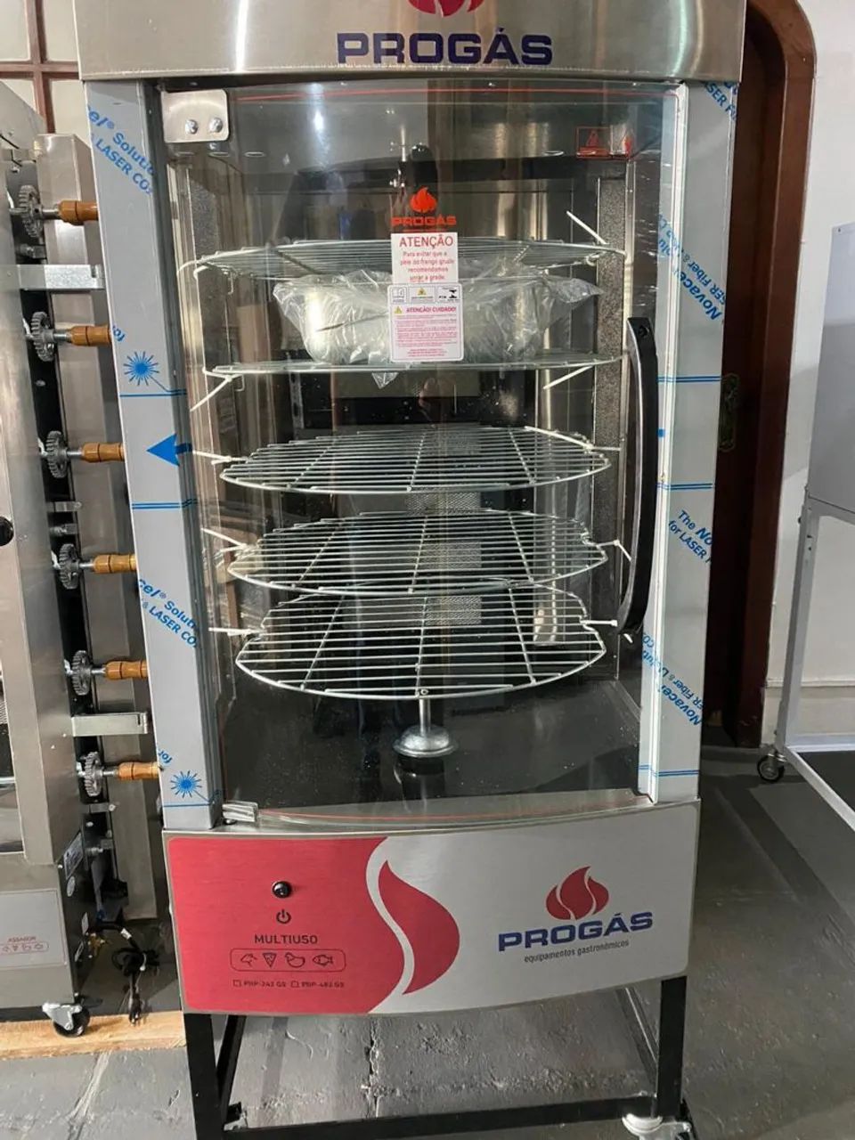 NZ. Máquina de assar frango e carne 5 grelhas giratórias 70kg PROGÁS 