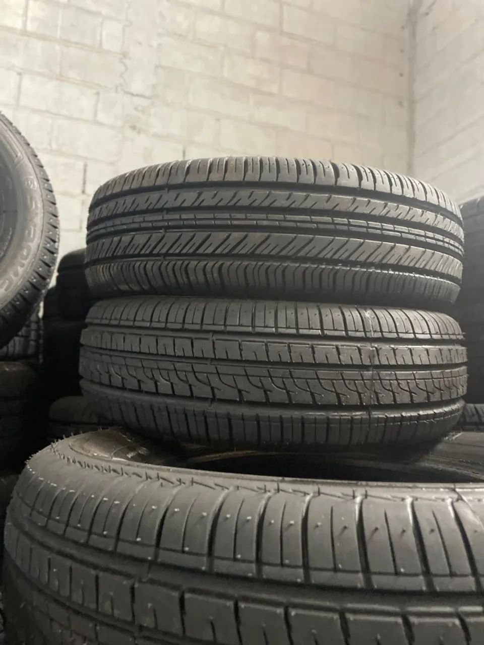 Promoção relâmpago, pneu remoldado 185/60 aro 15