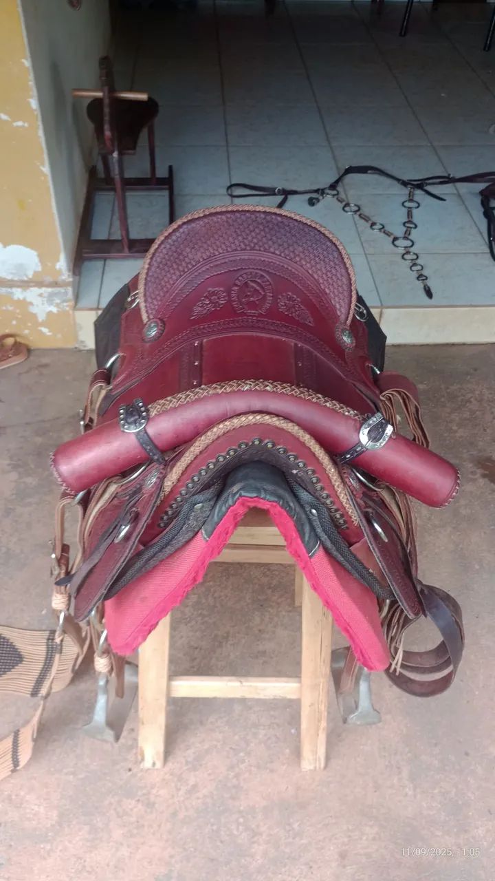 Vendo traia completa usada duas vezes