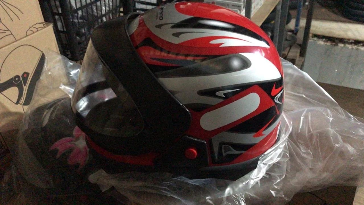 CAPACETE SAN MARINO NOVO - Foto 4