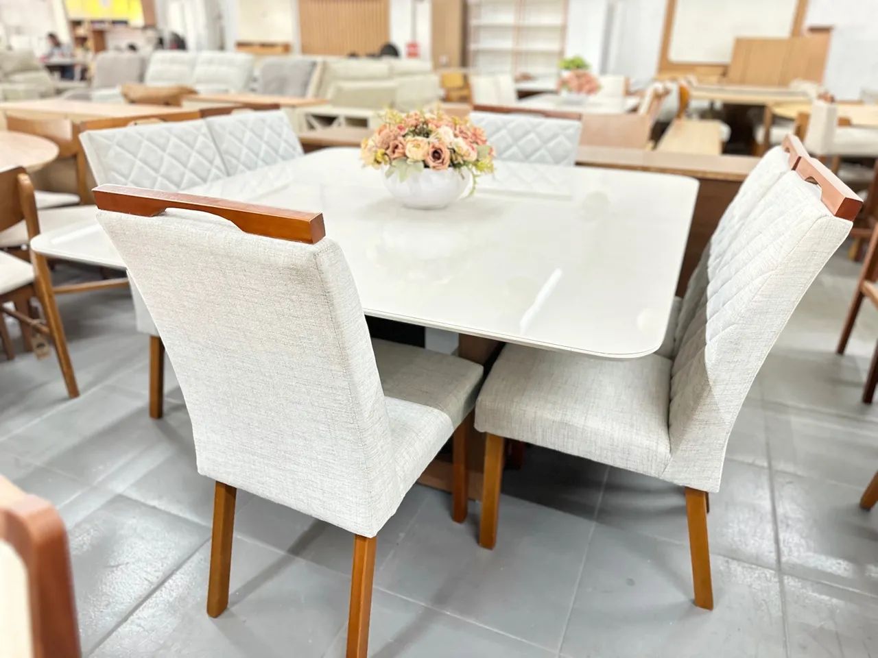 Mesa de Jantar Moderna com Cadeiras madeira  - Foto 2