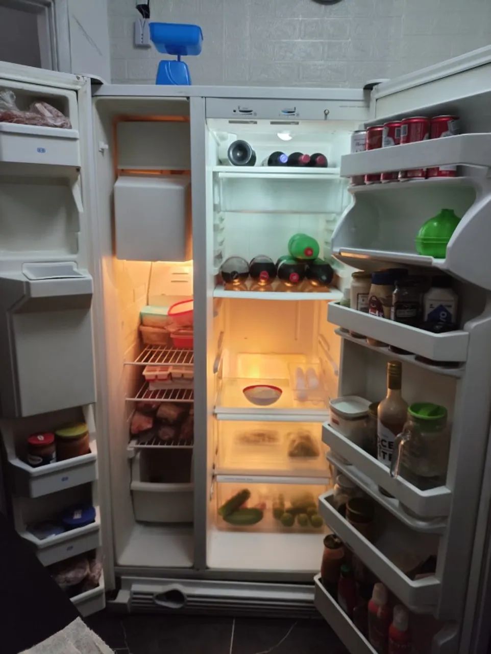 Geladeira Brastemp Side by Side Branca em bom estado - Foto 2