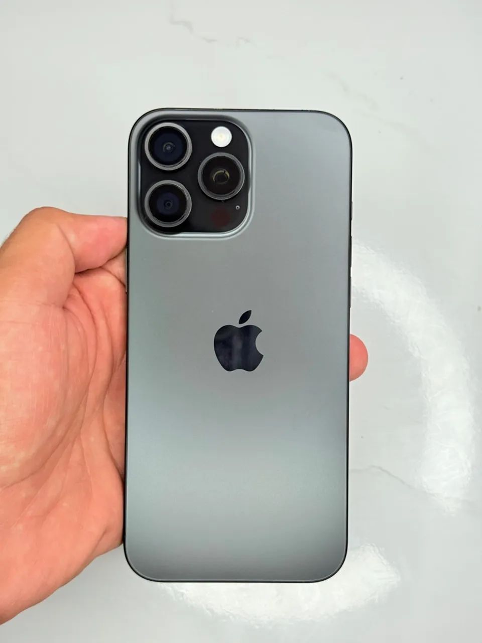 iPhone 16 Pro Max 256gb - Preto (Garantia Apple 05/25)