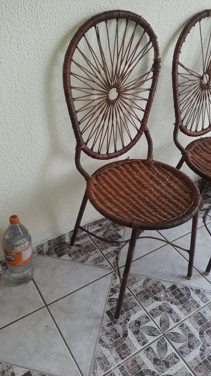 Par de Cadeiras de Vime Antiga - Foto 3