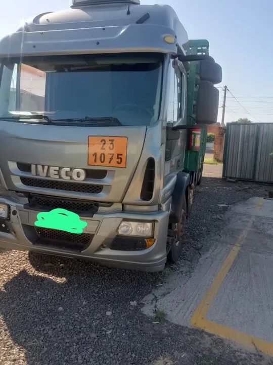 Caminhão Iveco tector 240 e 28- Ótimo estado!