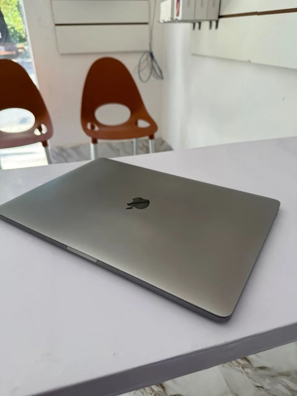 MacBook Pro 15インチ 2017 i7/16GB/2TB/83回充電 MacBook Pro 15インチ (2017) シルバー 充電器付き