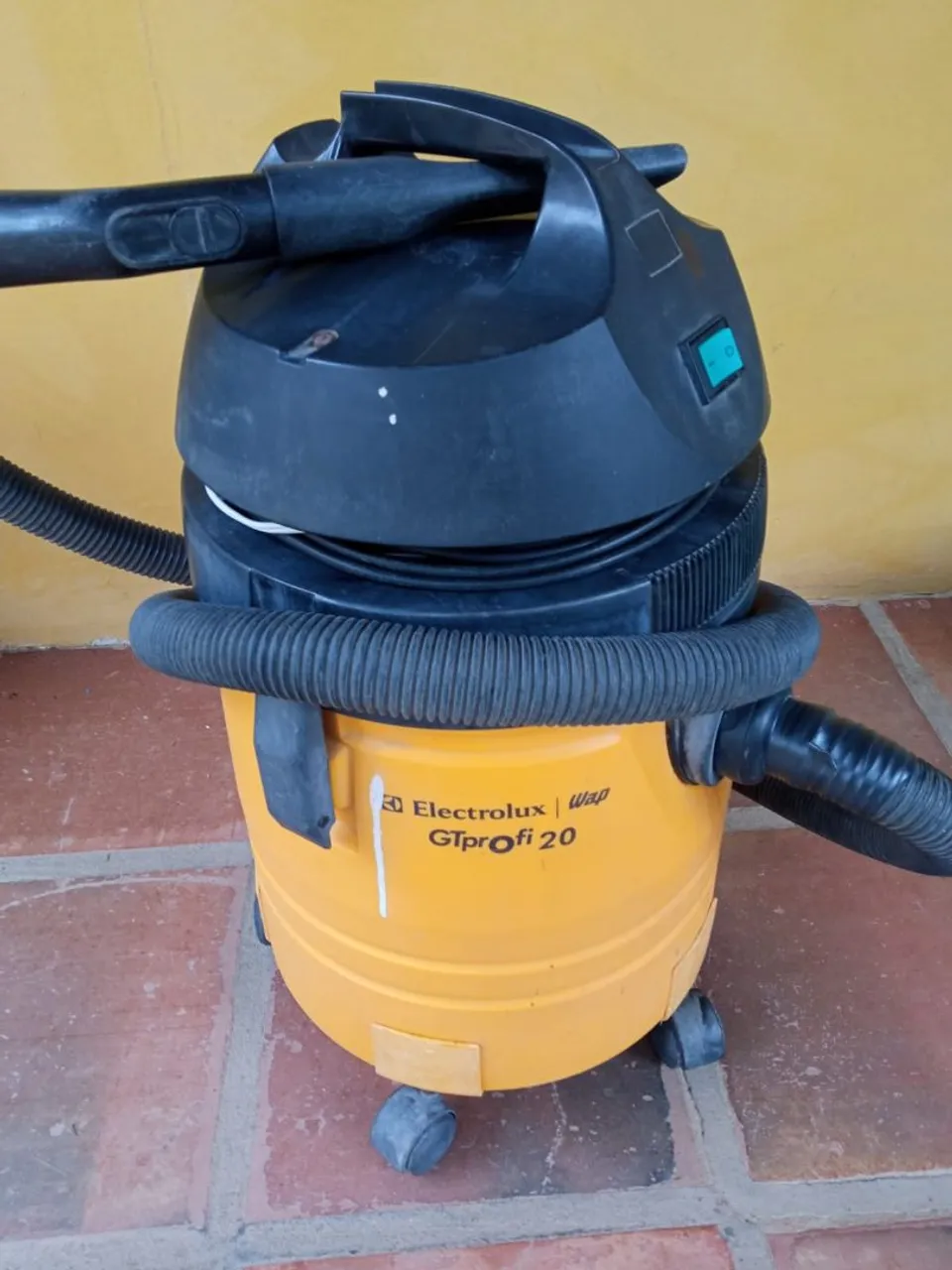 Aspirador de Pó Electrolux GT Profi 20