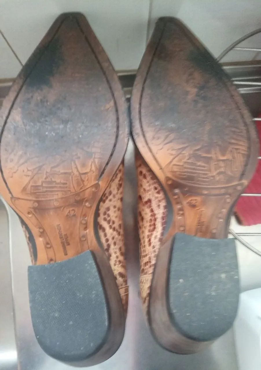 Botas de couro com estampa de cobra, marca West Country  - Foto 2