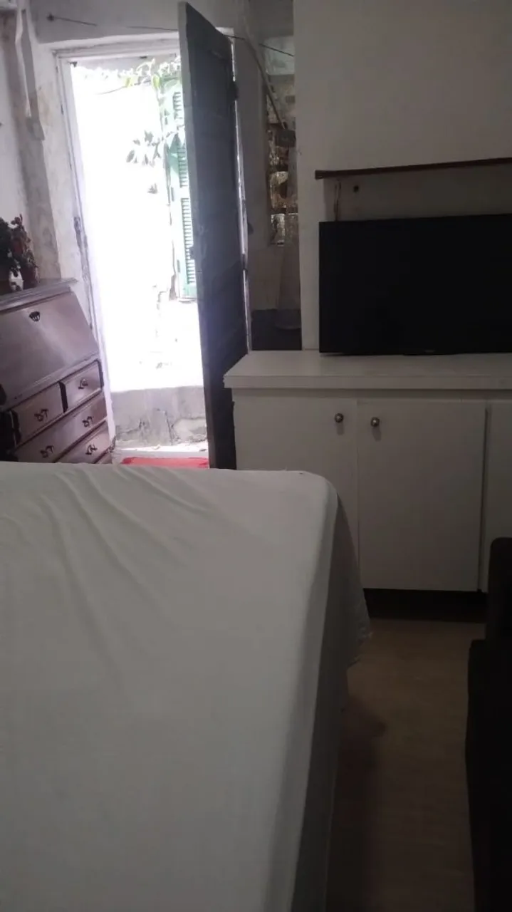 ALUGA-SE QUARTO & COZINHA