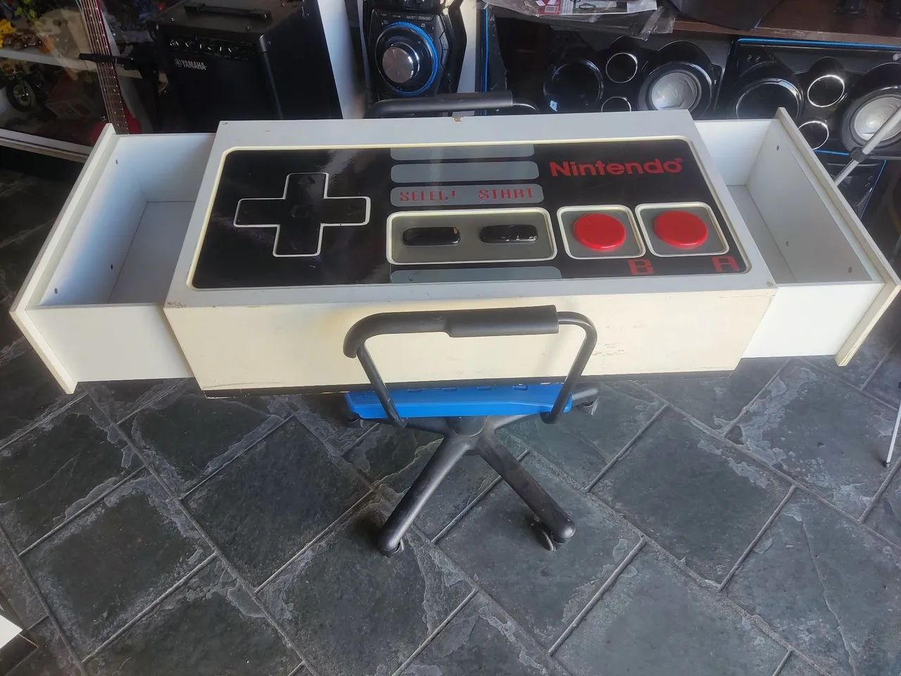 Mesa de centro formato controle de Nintendinho 64297414932353120