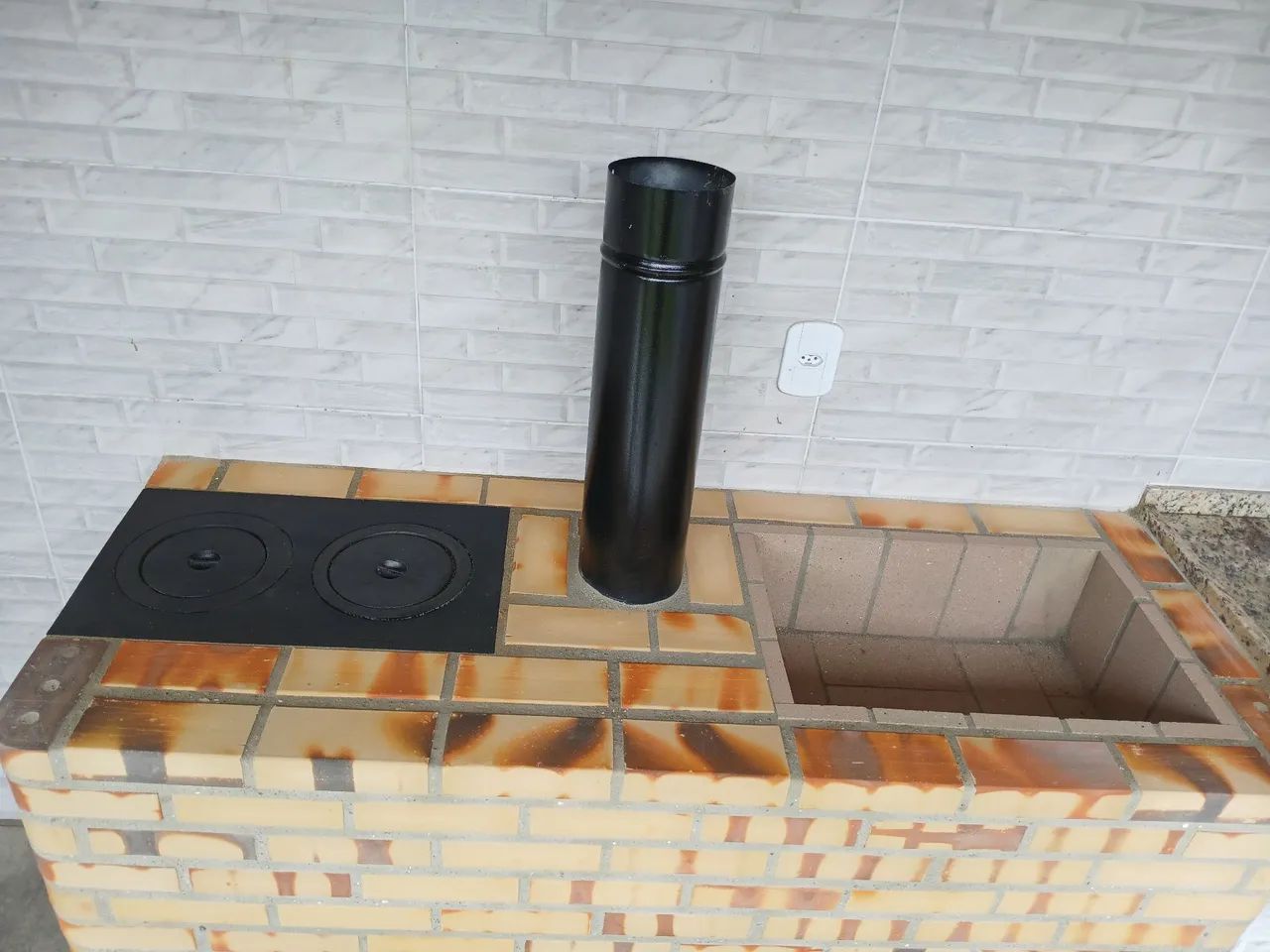 Fogão a lenha em alvenaria e braseiro 