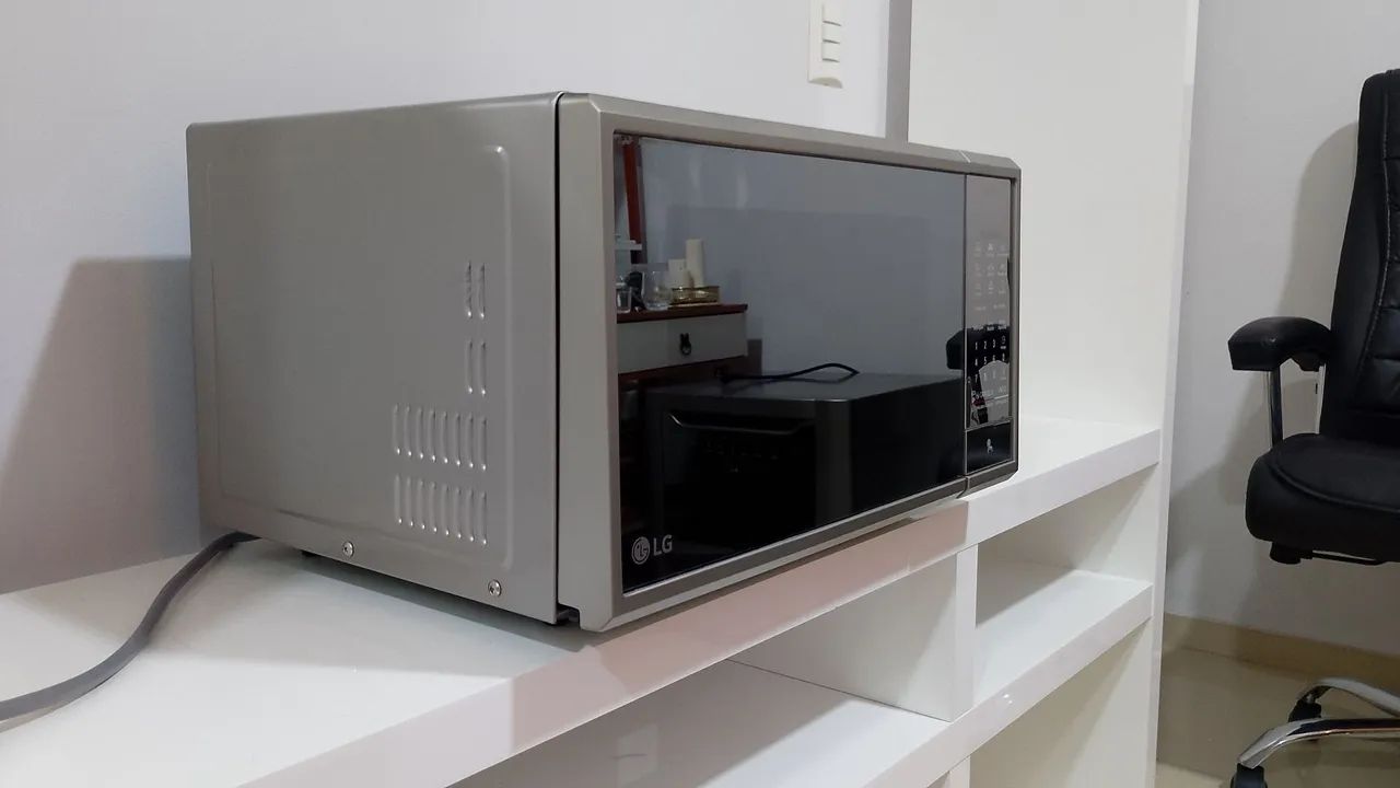 Microondas Prata LG Inteligente 30Litros  - Foto 2