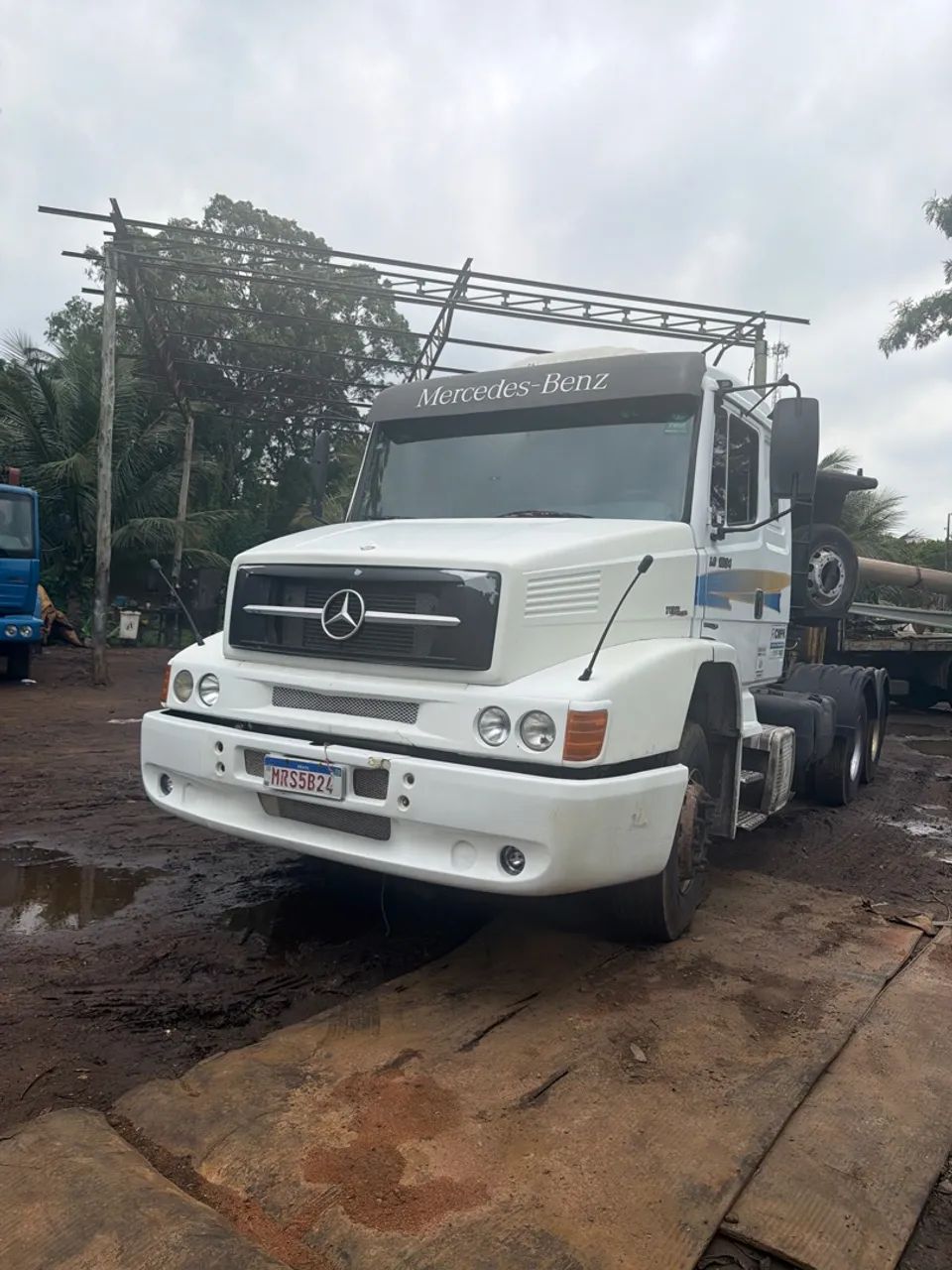 1634 com carreta - Foto 2