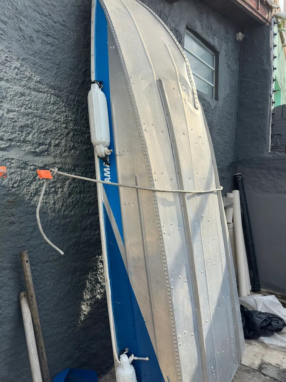 Barco pesca com motor 