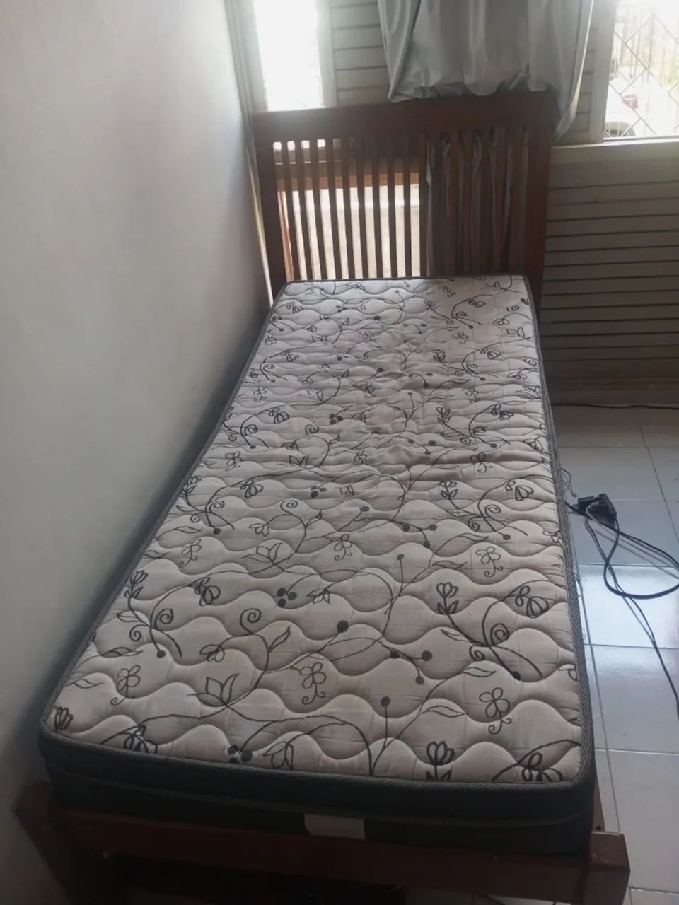 Cama de solteiro/solteirão de madeira maciça - Foto 4