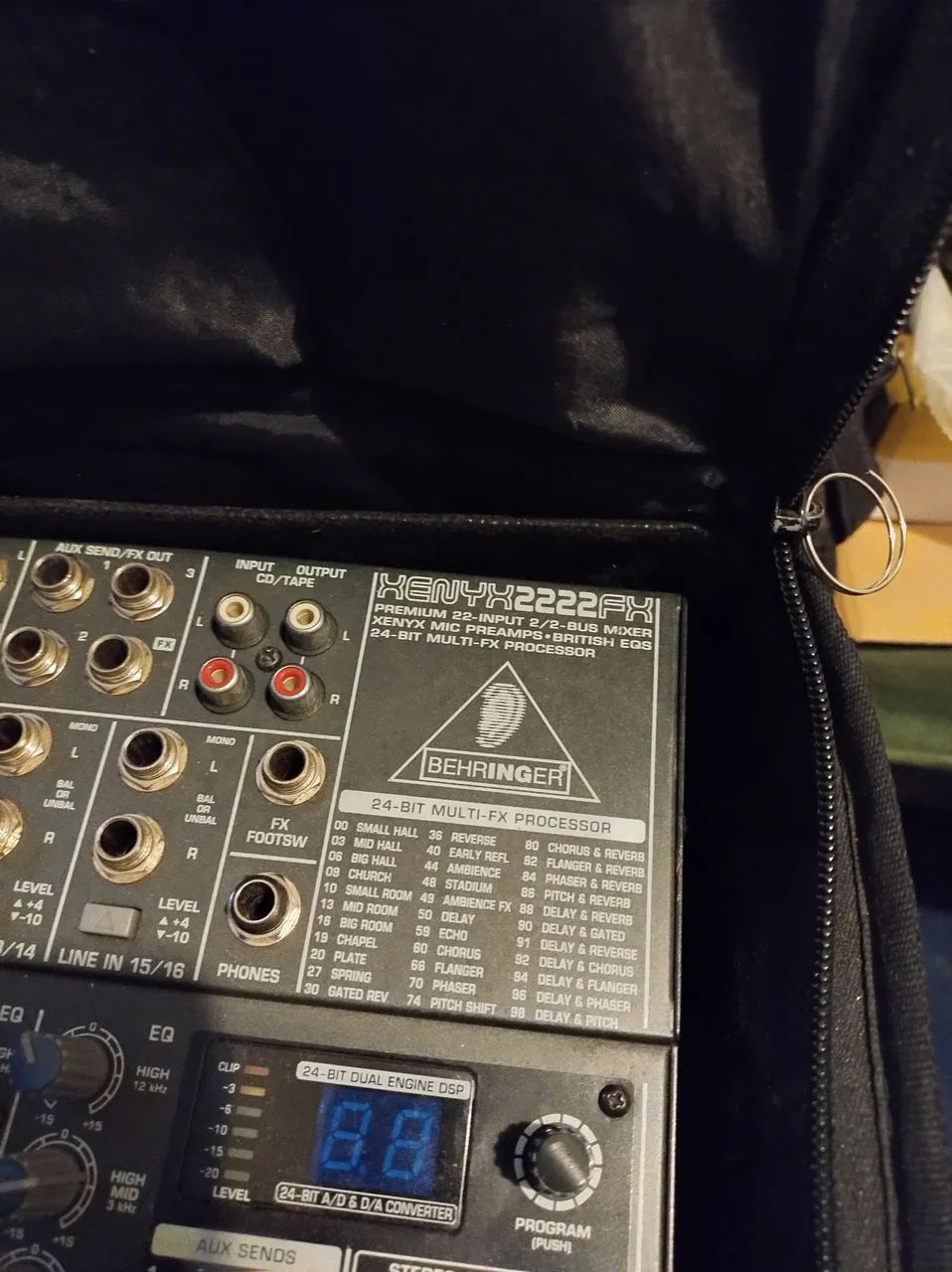 Mesa de som Behringer Xenyx 2222FX com interface USB Original e Funcionando Perfeitamente  - Foto 2