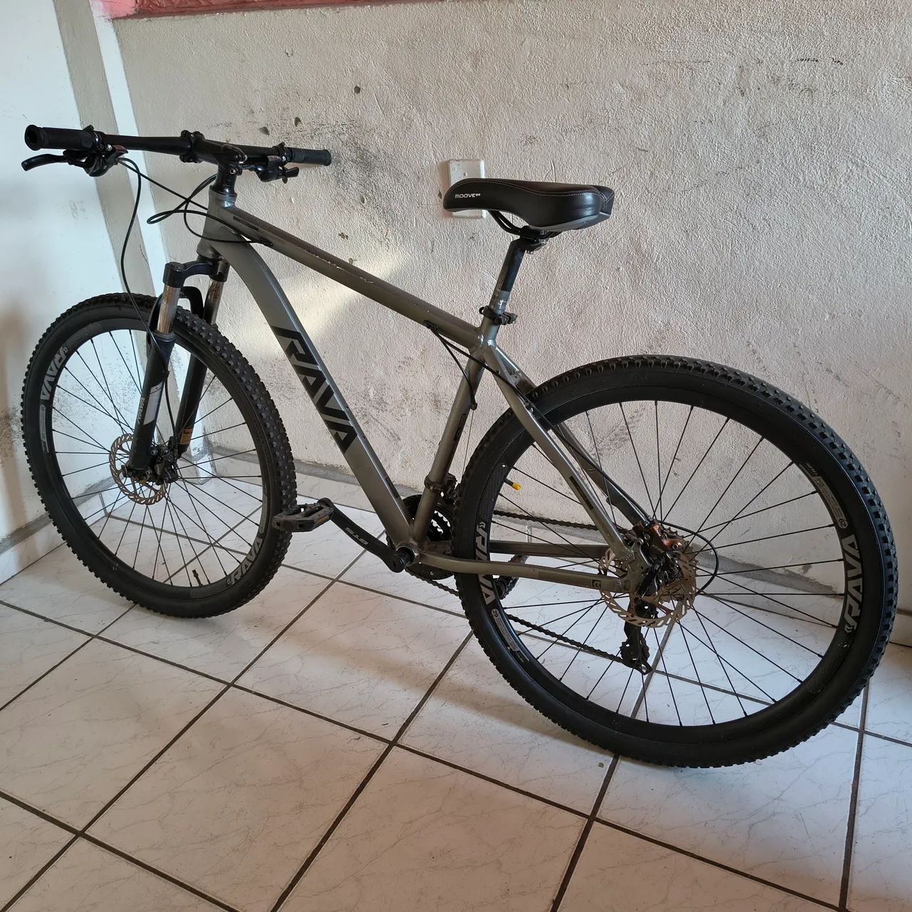 Bicicleta aro 29 excelente estado 