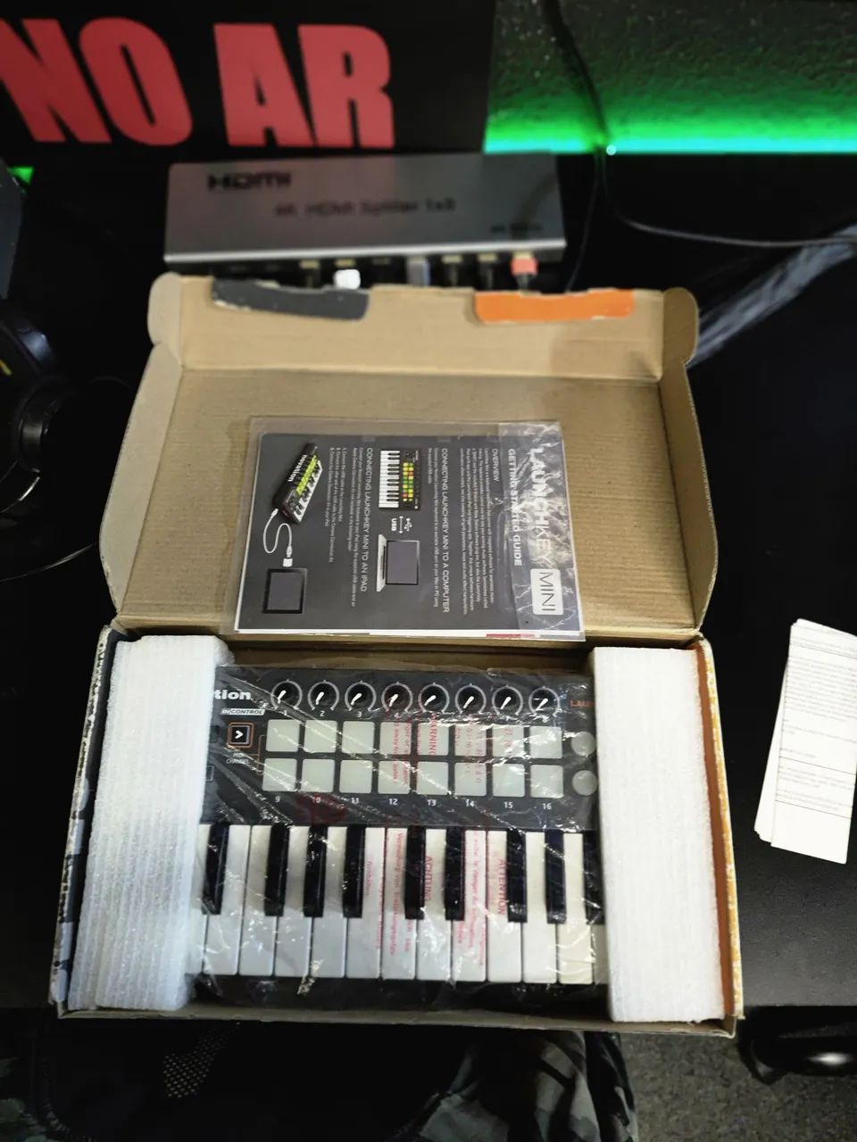 Teclado Controlador MIDI Novation Launchkey Mini - Foto 3