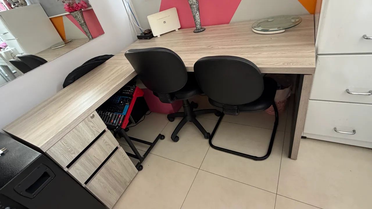 Mesa em L para escritório 
