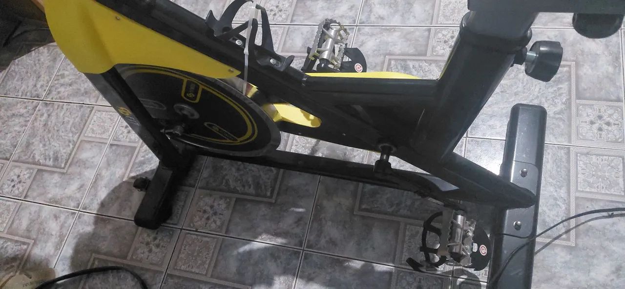 Bicicleta Spinning Ótimas Condições + Brinde Sensor XOSS Arena - Foto 4
