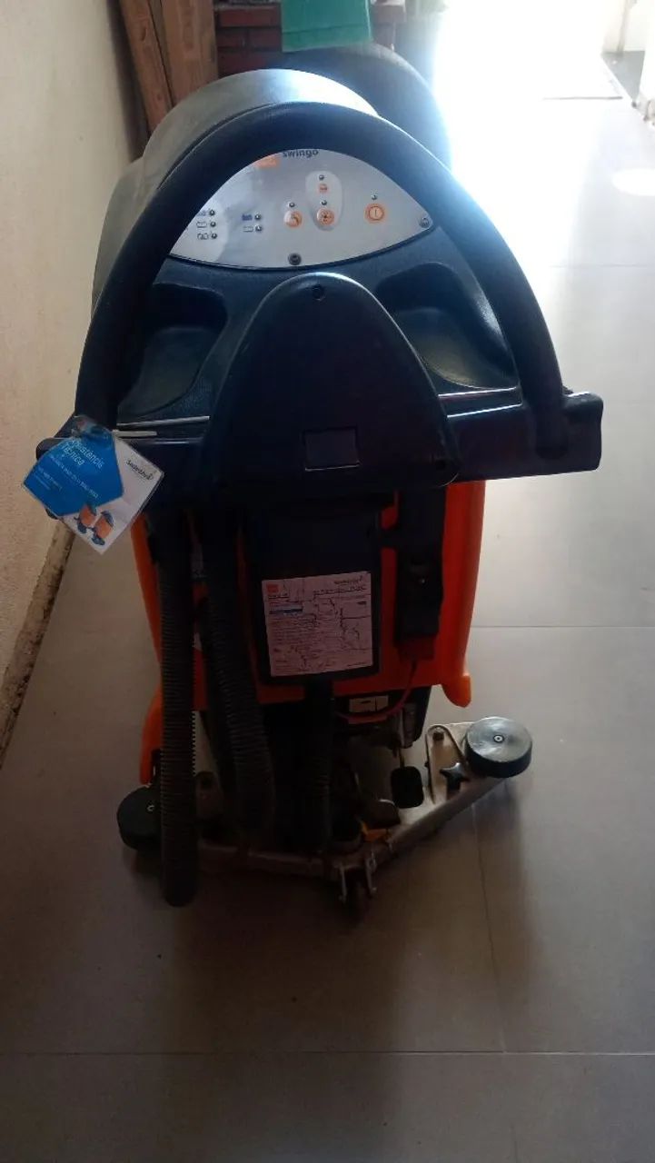 Lavadora e secadora de piso industrial TASKI - Foto 3