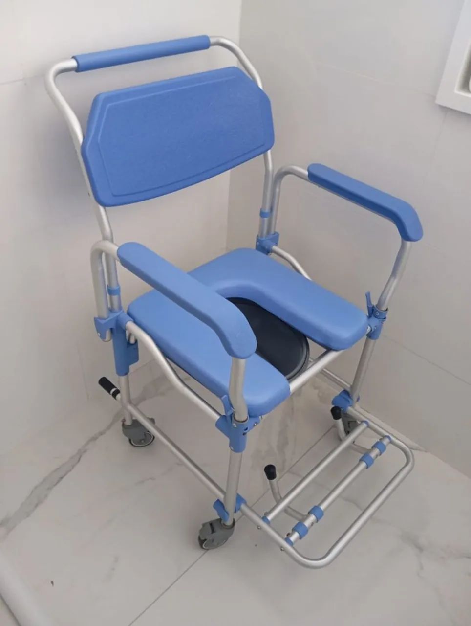 Cadeira de rodas para banho