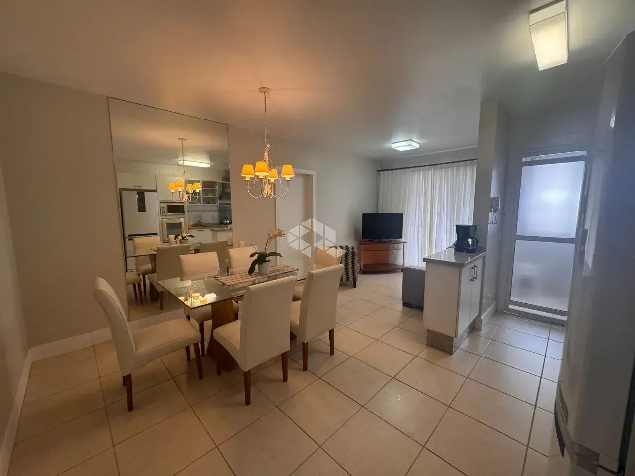 APARTAMENTO MOBILIADO COM 3 QUARTOS 1 SUÍTE E ESTRUTURA COMPLETA NO PANTANAL FLORIANÓPOLIS - Foto 2