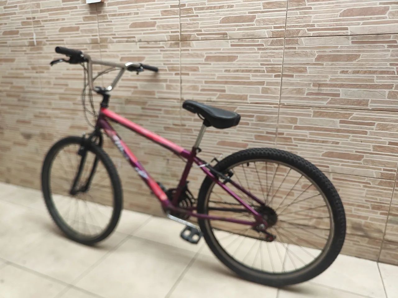 Bicicleta aro 26 com marcha V7 - Foto 2