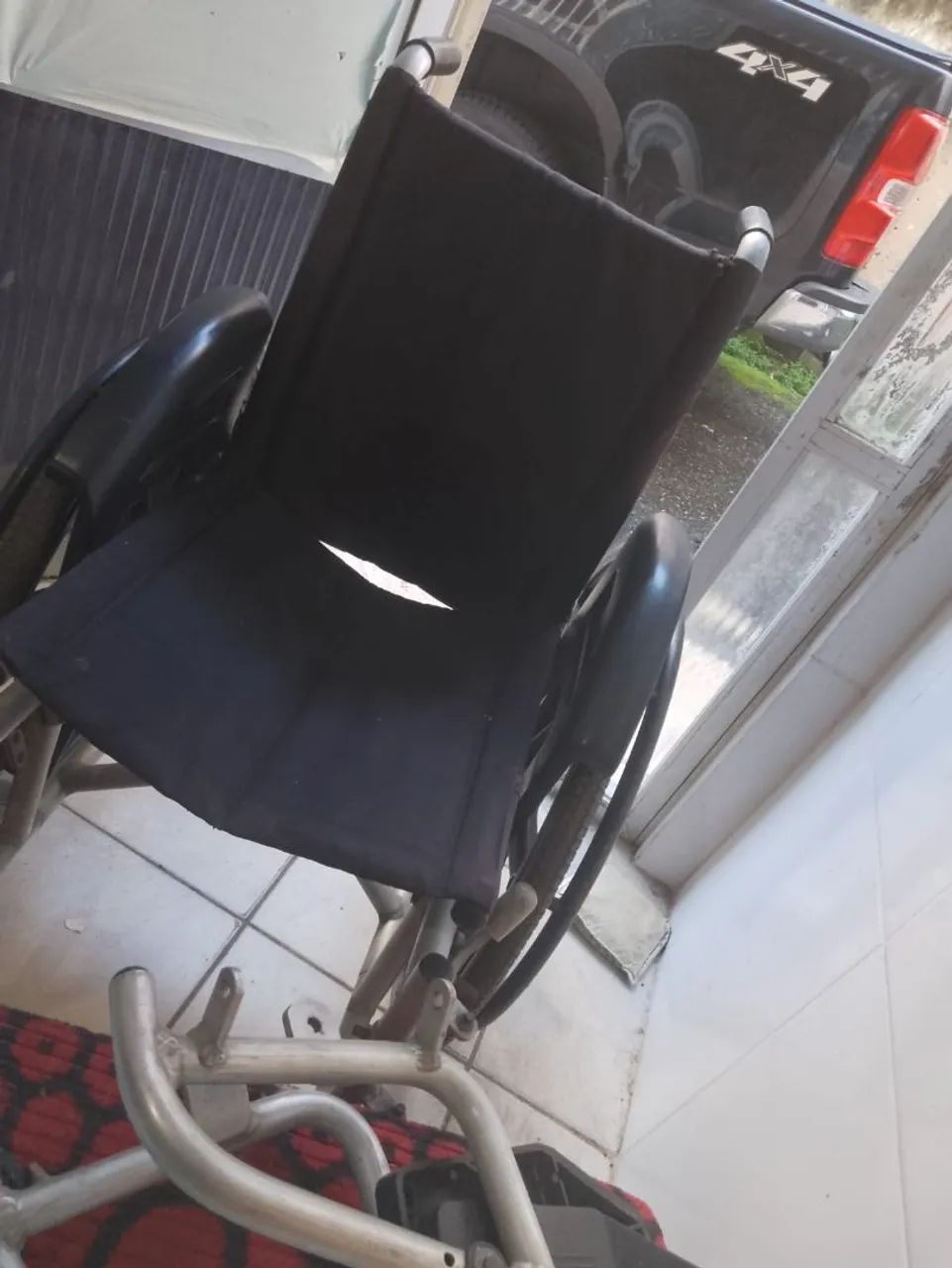 Cadeira de rodas vendendo *30 - Foto 5