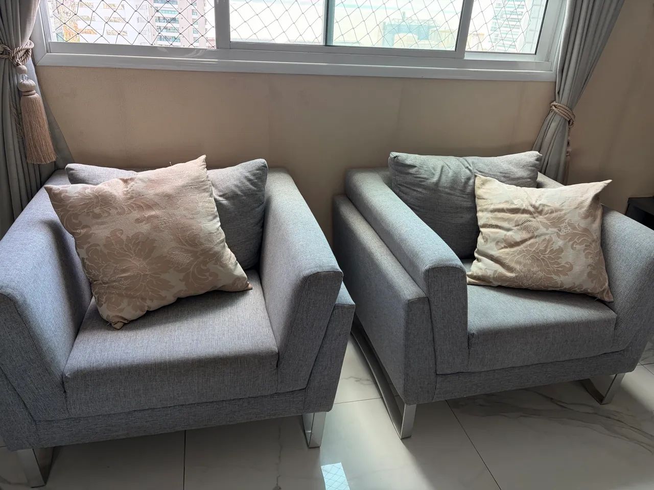 Conjunto sala Sofá e Poltronas