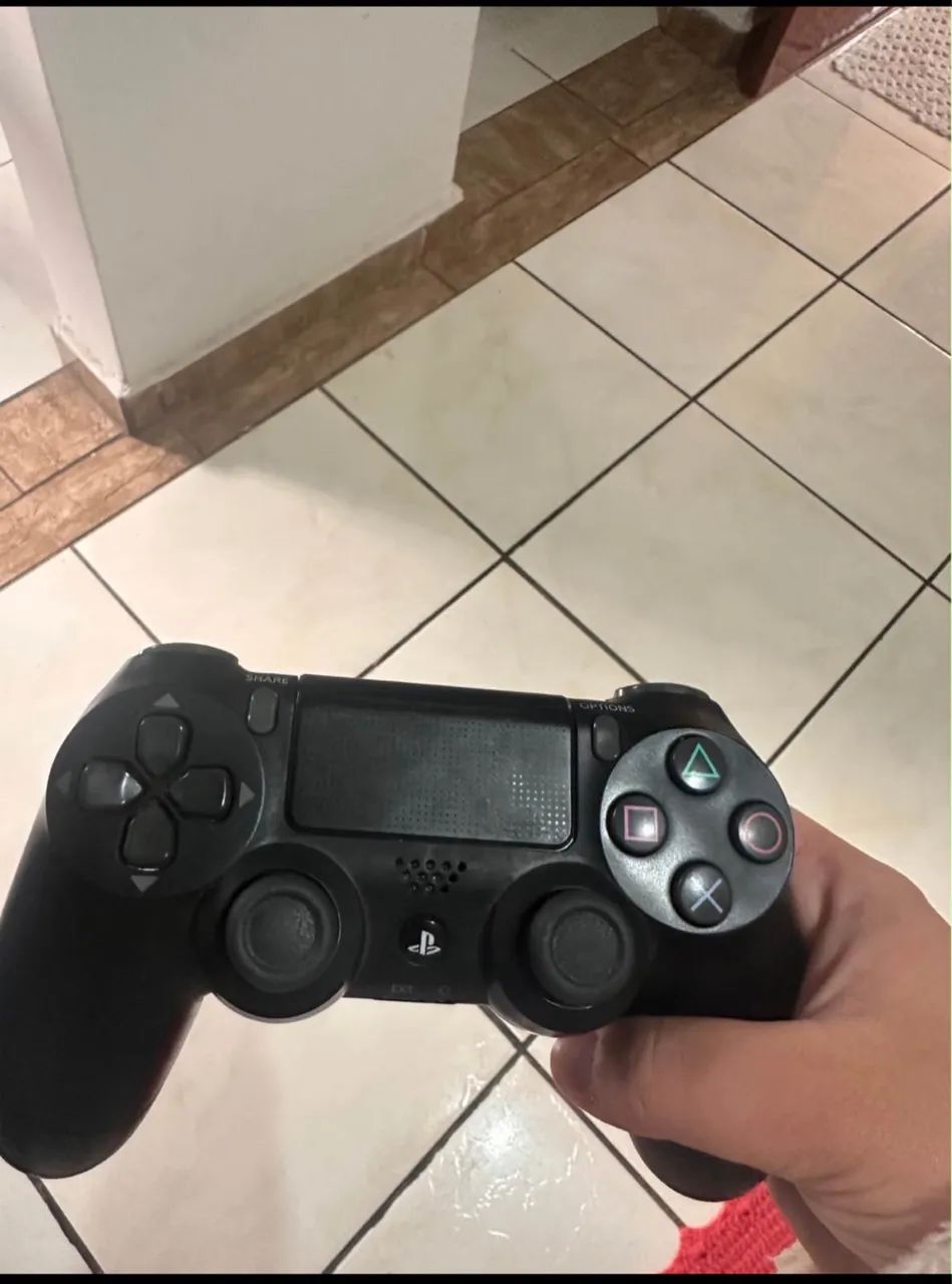 PS4 PRO 1TB - COMPLETO COM 5 JOGOS! - Foto 4