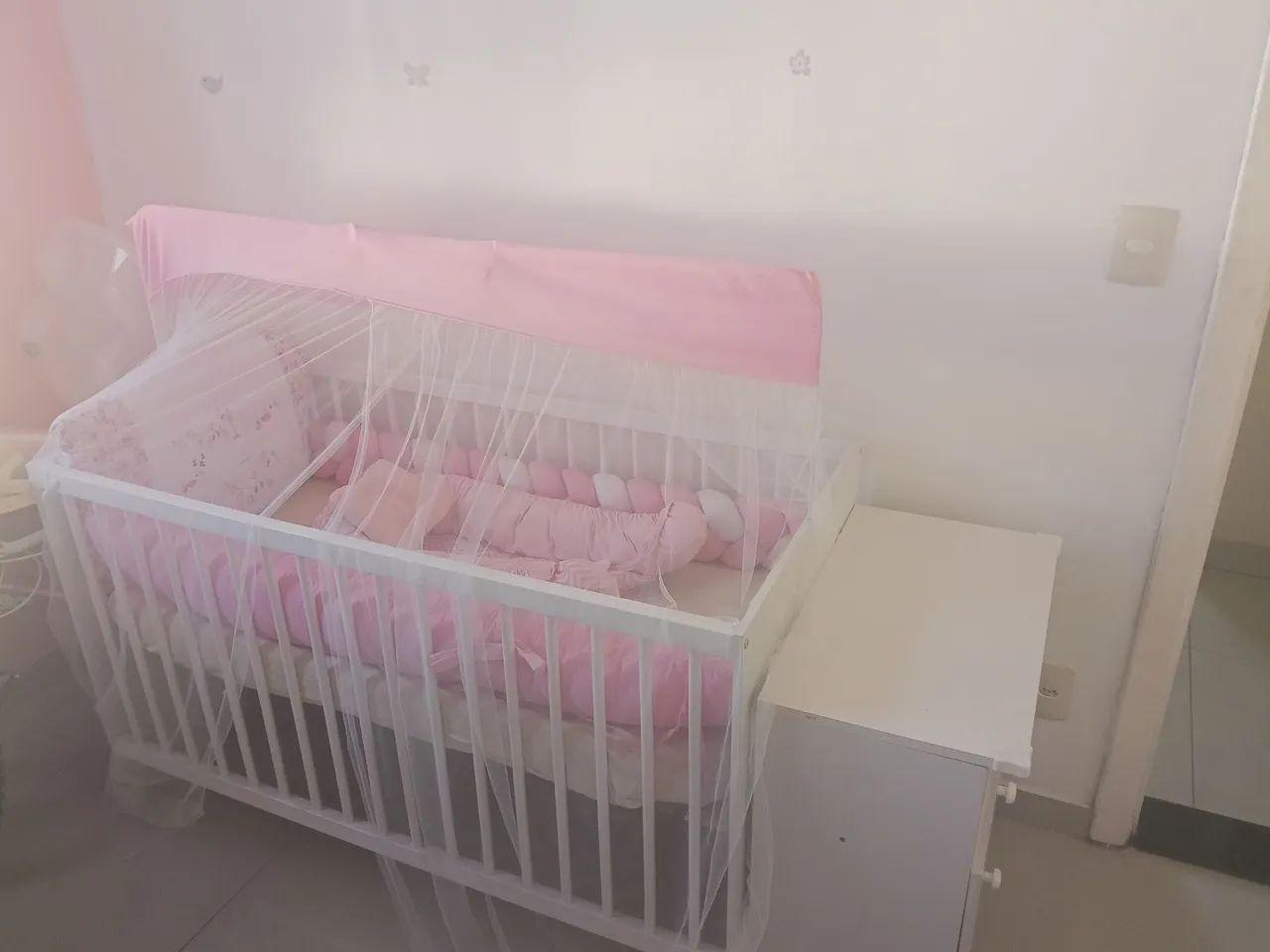 Vende se berço infantil com cômoda  - Foto 5