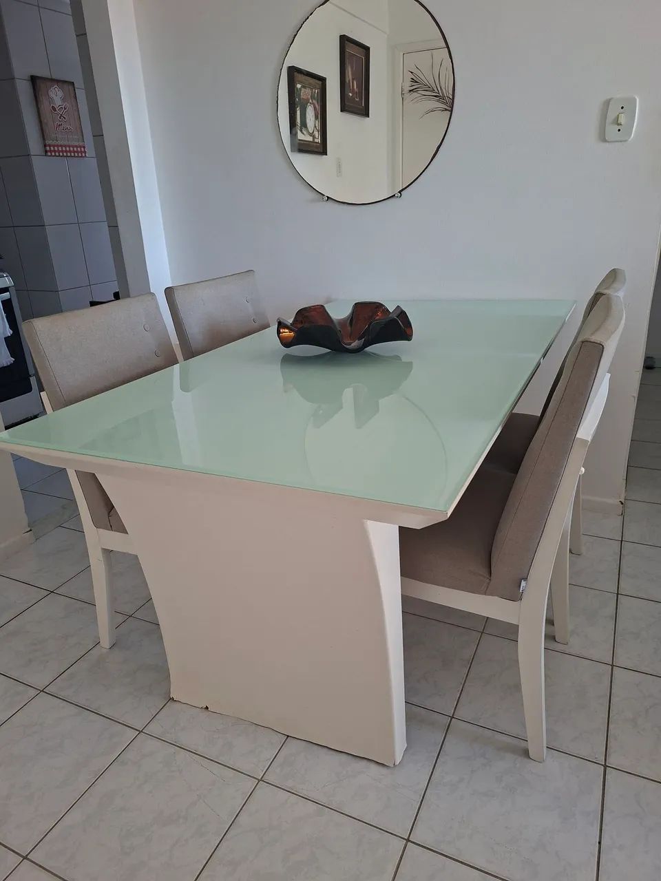 Mesa com 4 cadeiras