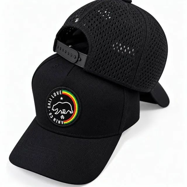 BONÉ CALI FURADINHO PRETO