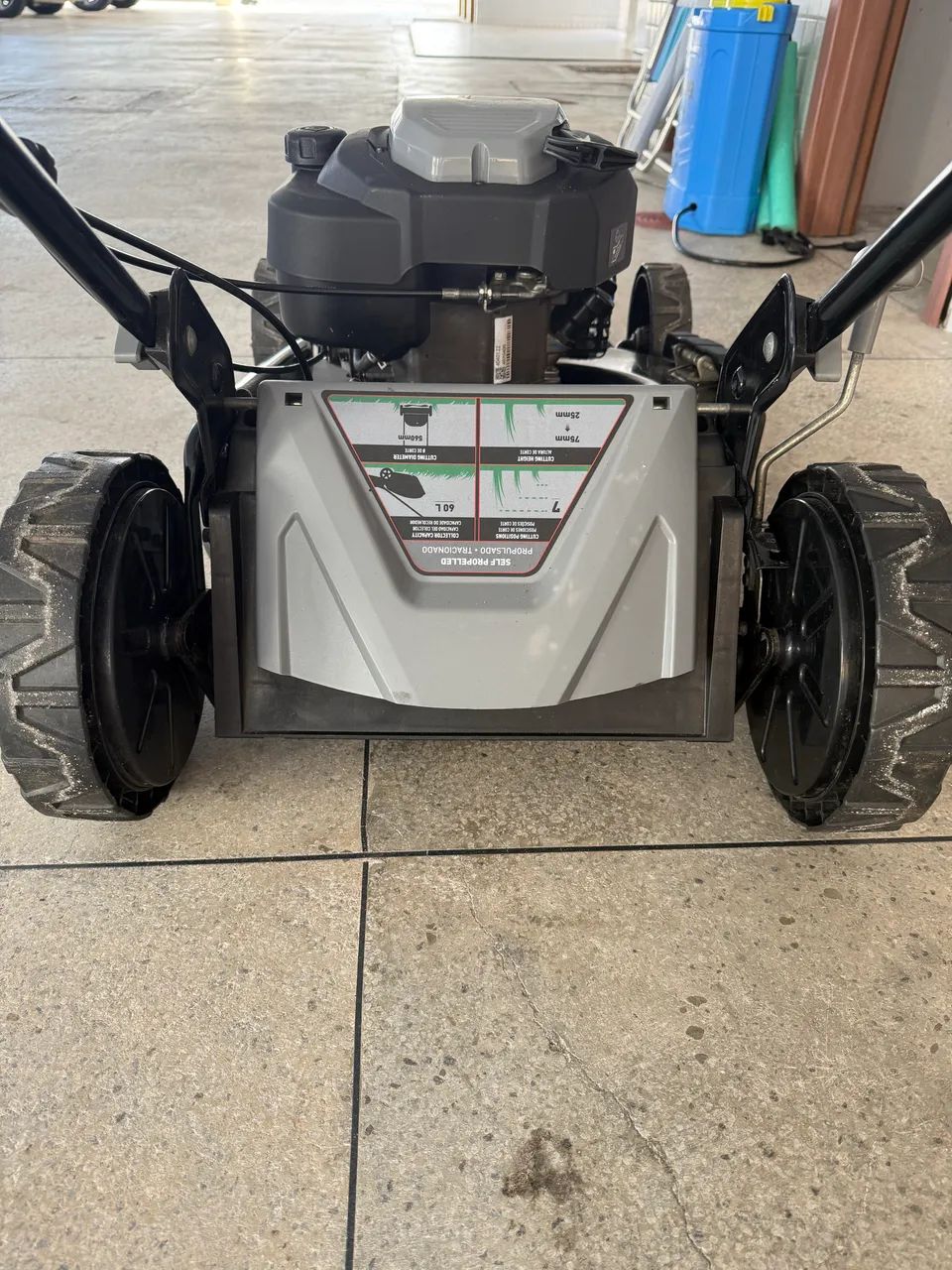 Máquina de cortar Grama Gasolina 4T Toyama 225cv - Foto 4