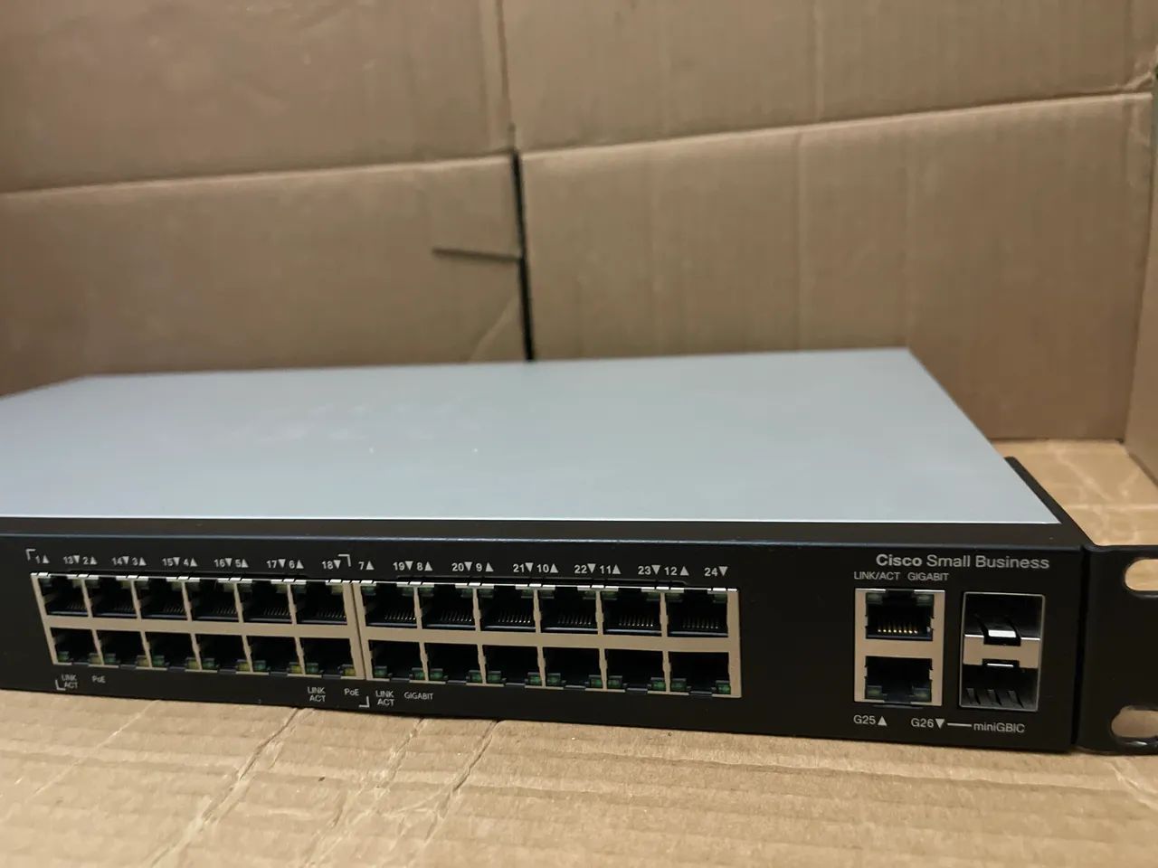 switch Cisco SG200-26P ( com PoE ) - usado  - Foto 3