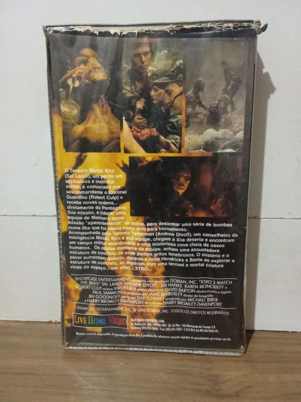 VHS filme XTRO- 3 O Massacre - Foto 2