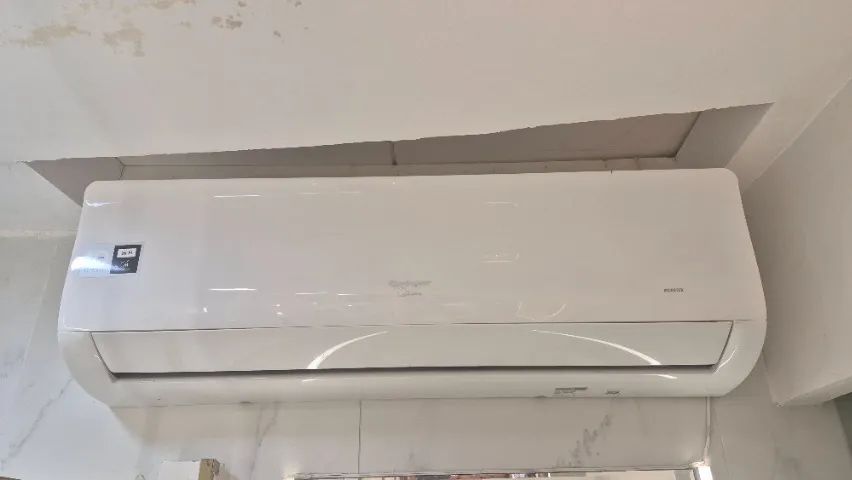 Vende-se  2 ar-condicionado  cada um  2.500,00