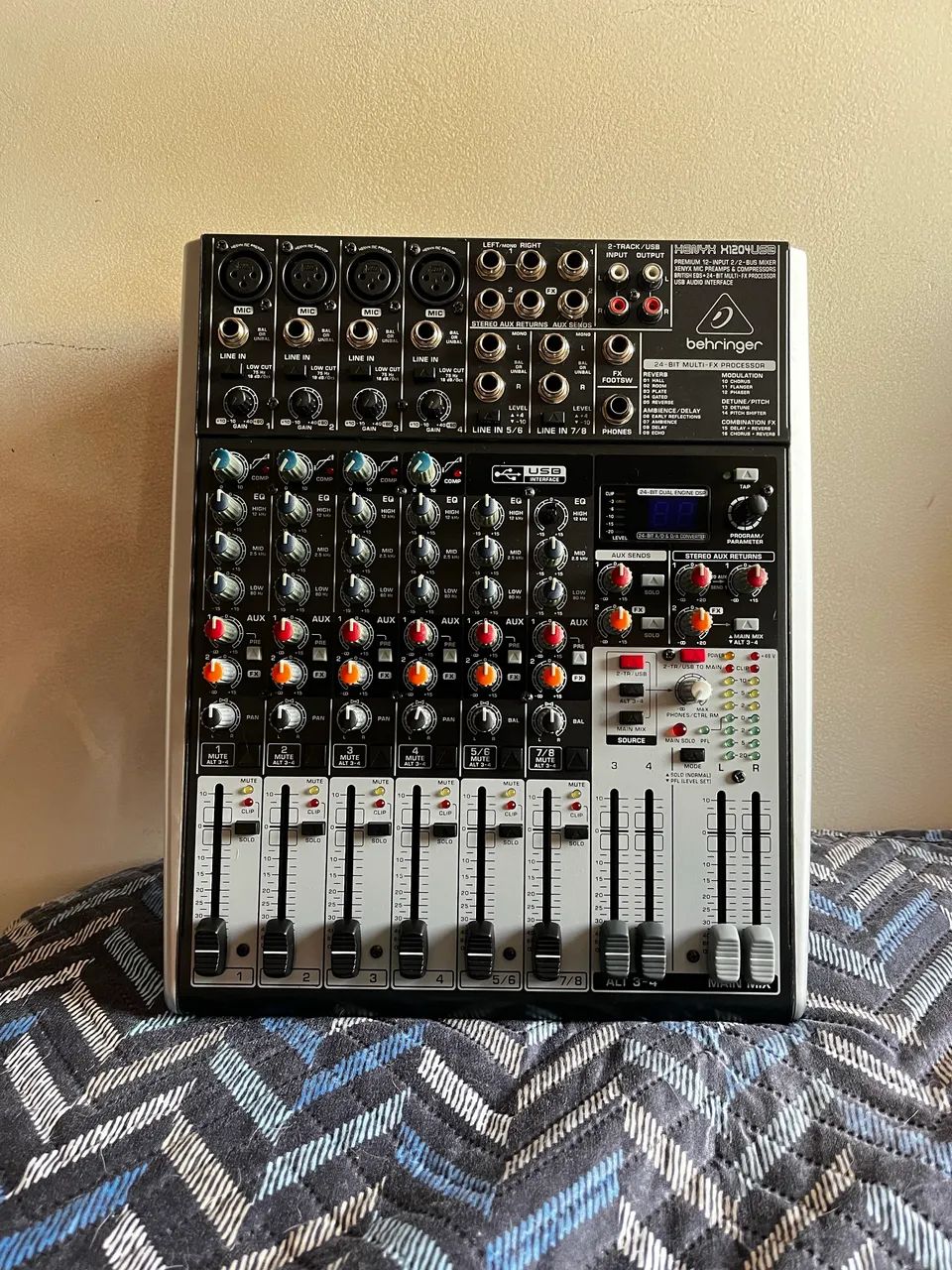 MESA DE SOM BEHRINGER - Foto 4