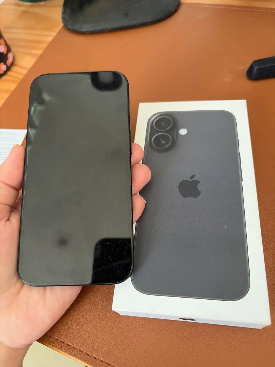 Iphone 16 black